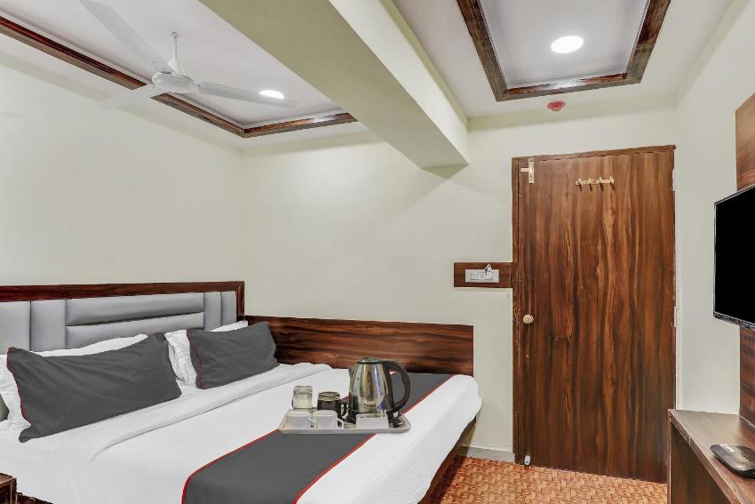 Collection O Hotel Laxmi Kuber