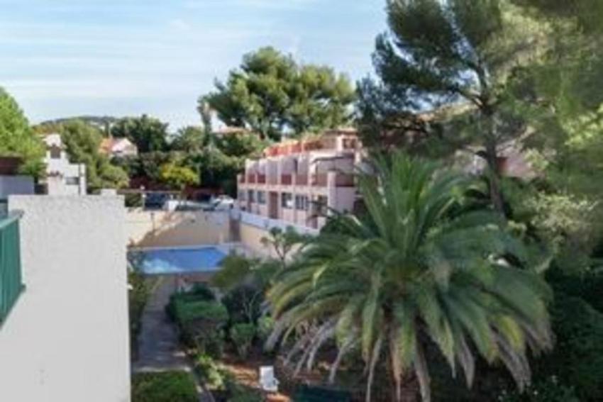 Comfortable Air Conditioned Studio With Terrace