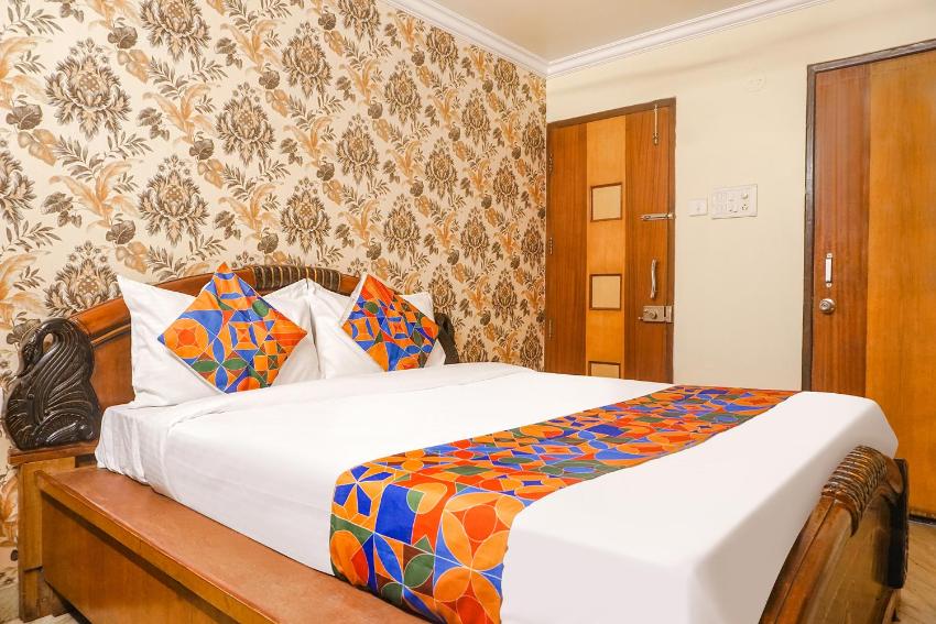 Itsy By Treebo - RG Cottage