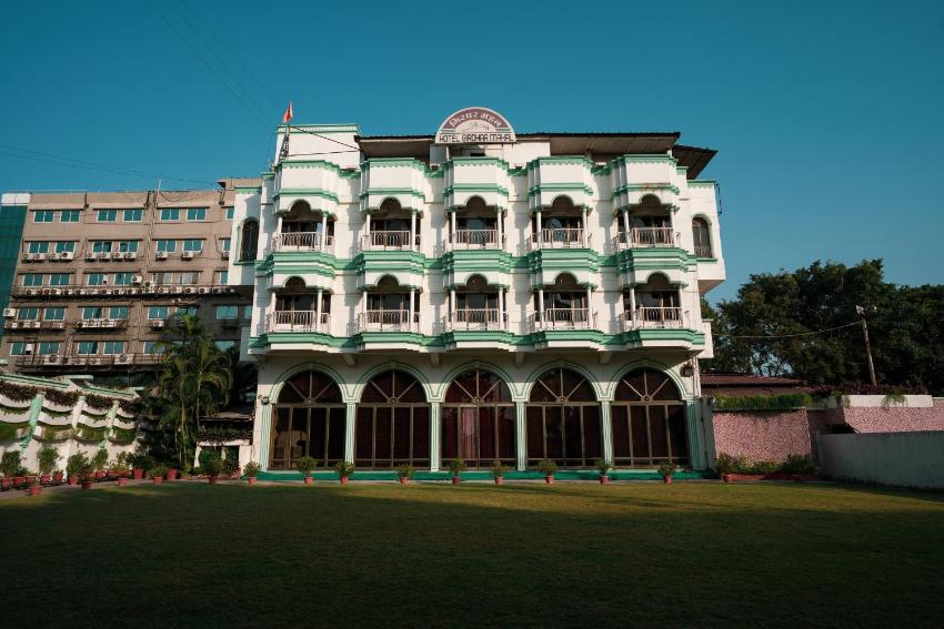 HOTEL GIRDHAR MAHAL