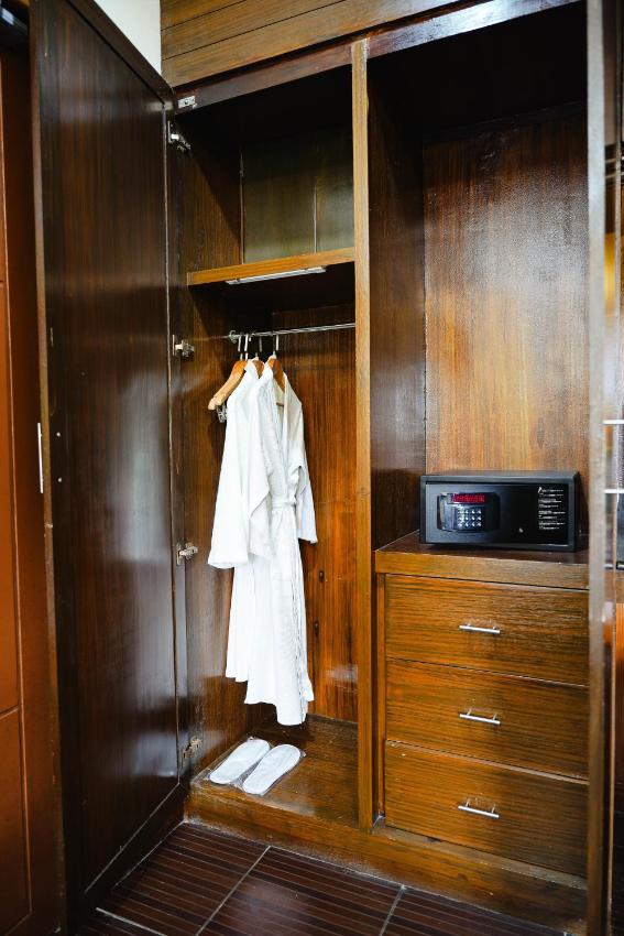 Sol Y Viento Mountain Hot Springs Resort