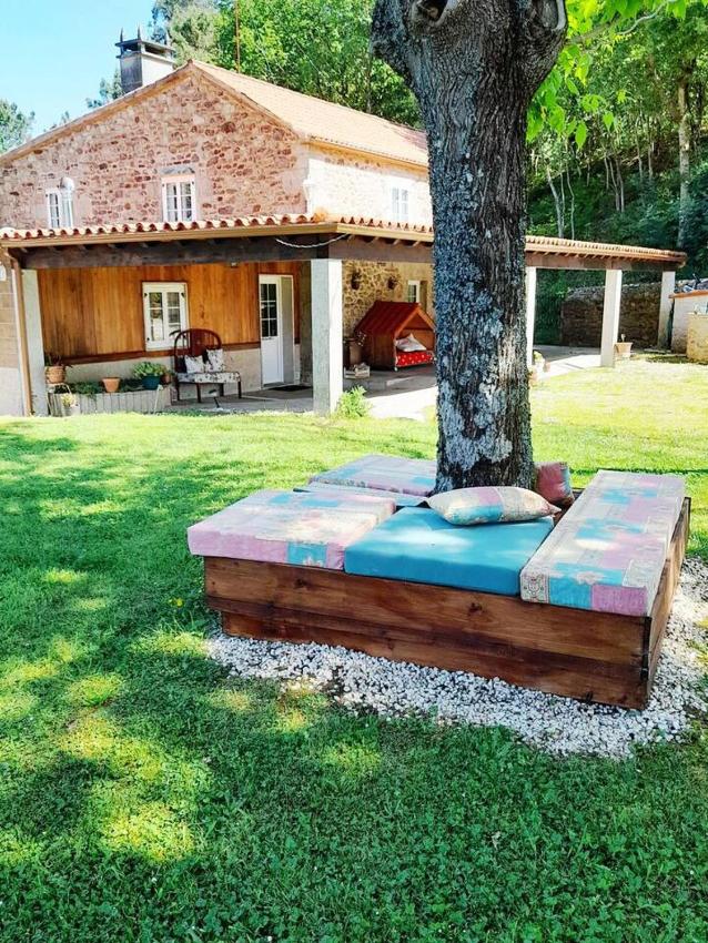 3 bedrooms villa with private pool enclosed garden and wifi at La Estrada