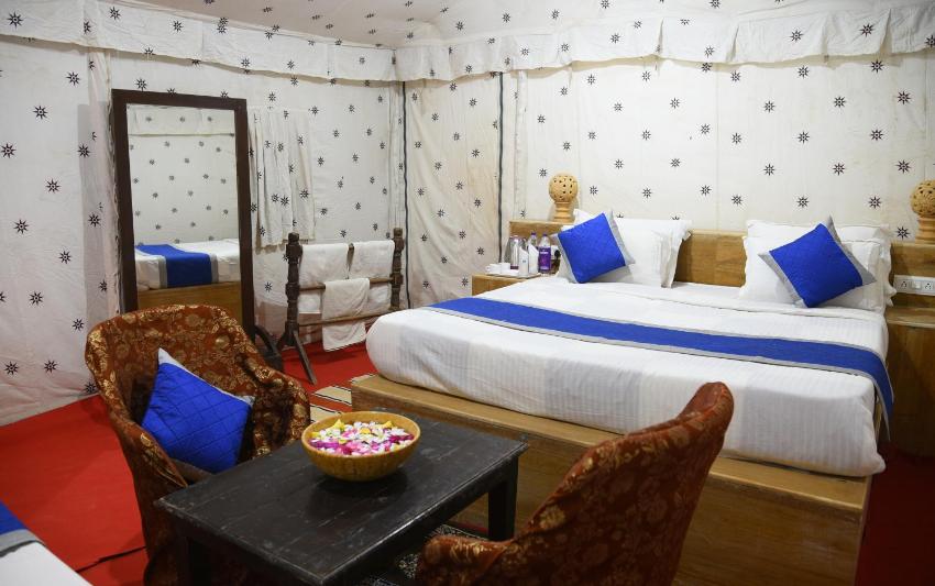 Melody Moon Desert Camp