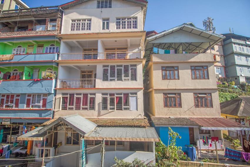 OYO 65173 Nourpem Residency