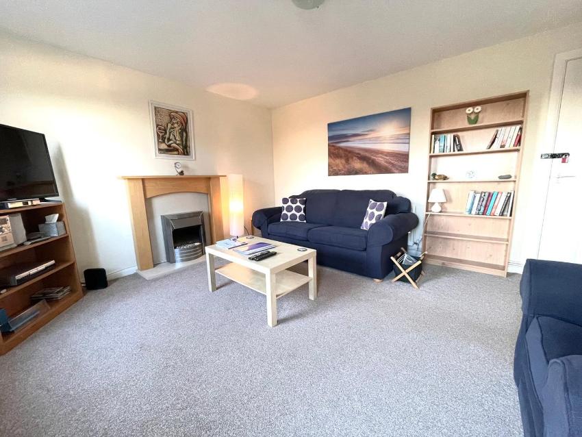 GuestReady - Close To Leeds City Spacious Sleeps 6 Bright Family Home