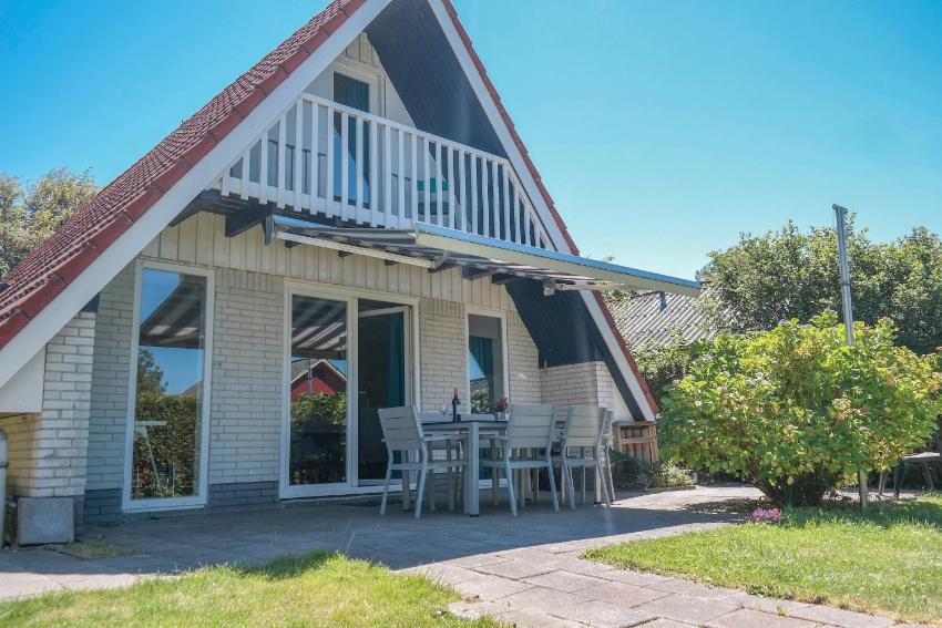 Merle 6 pers Modern holiday home with private fenced garden