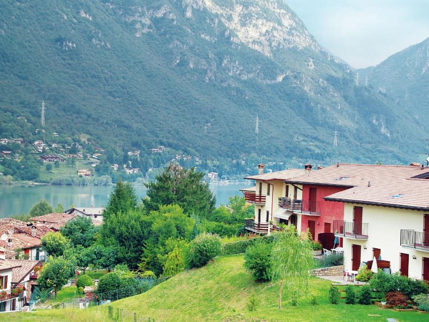 Gorgeous Holiday Home near Idro with Private Terrace