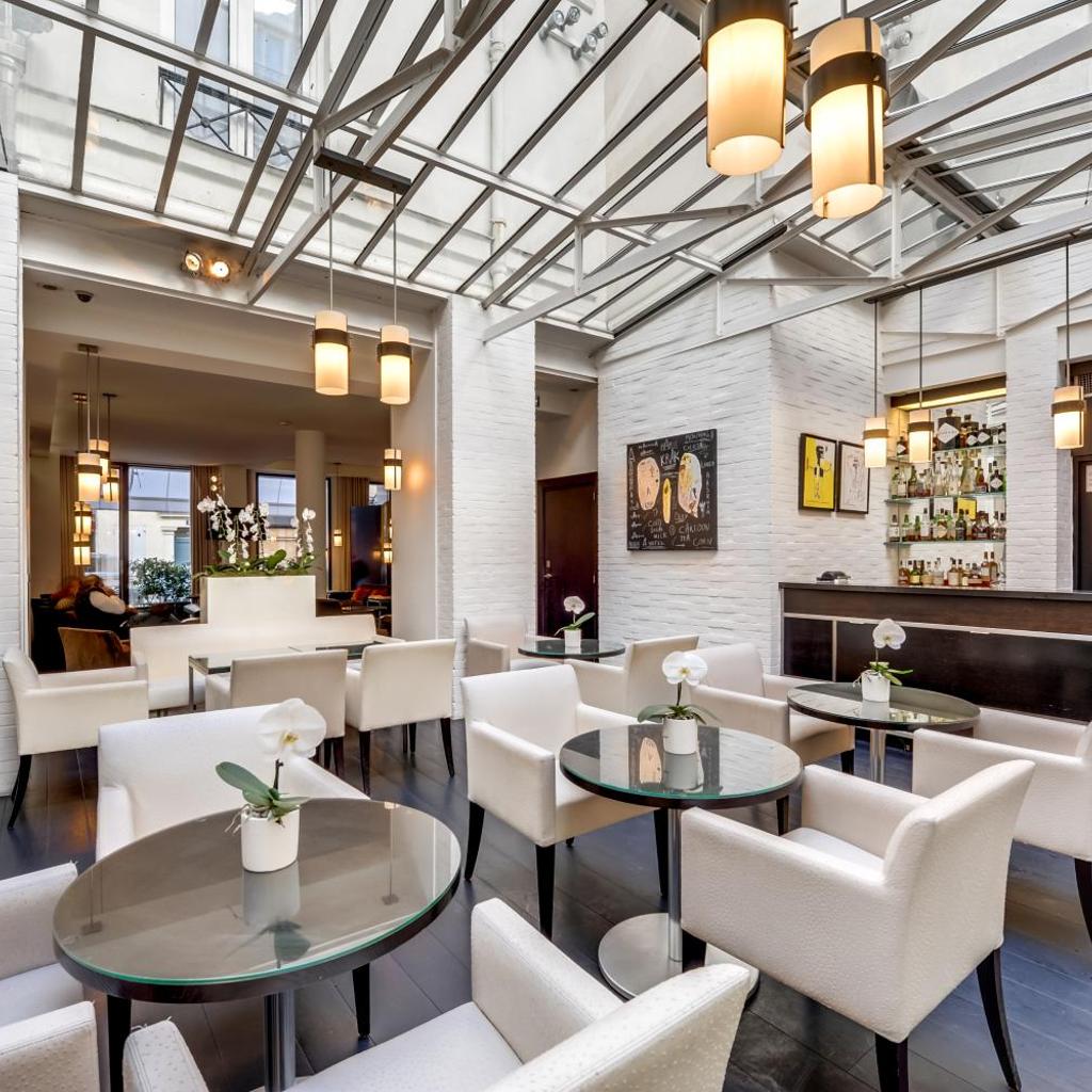 Hôtel Le A - Champs-Elysées — 