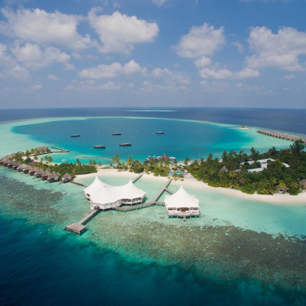Safari Island Resort & Spa Maldives, image 1 of 6