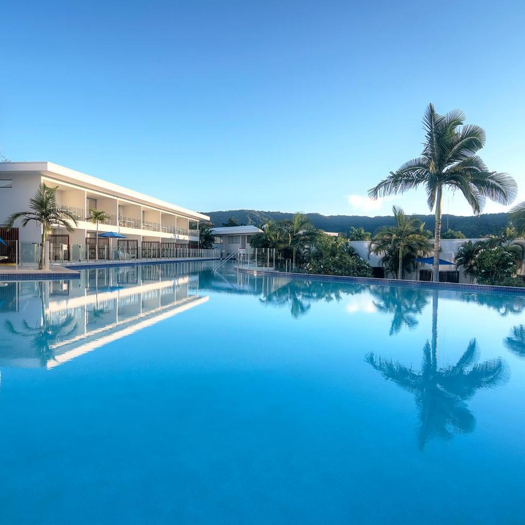 Pool Resort Port Douglas — 