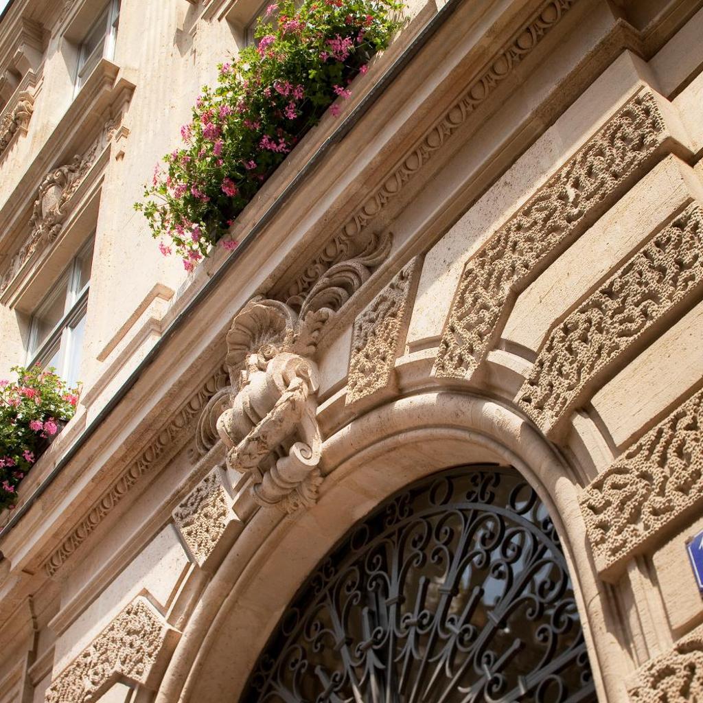 Photograph of Hôtel De l'Arcade