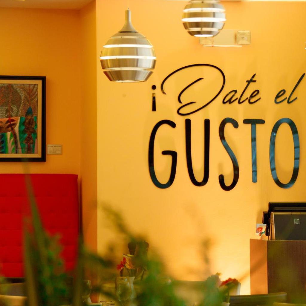 Hotel Ciudad de David — 