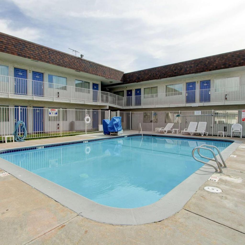 Photograph of Motel 6-Denver, CO - Airport