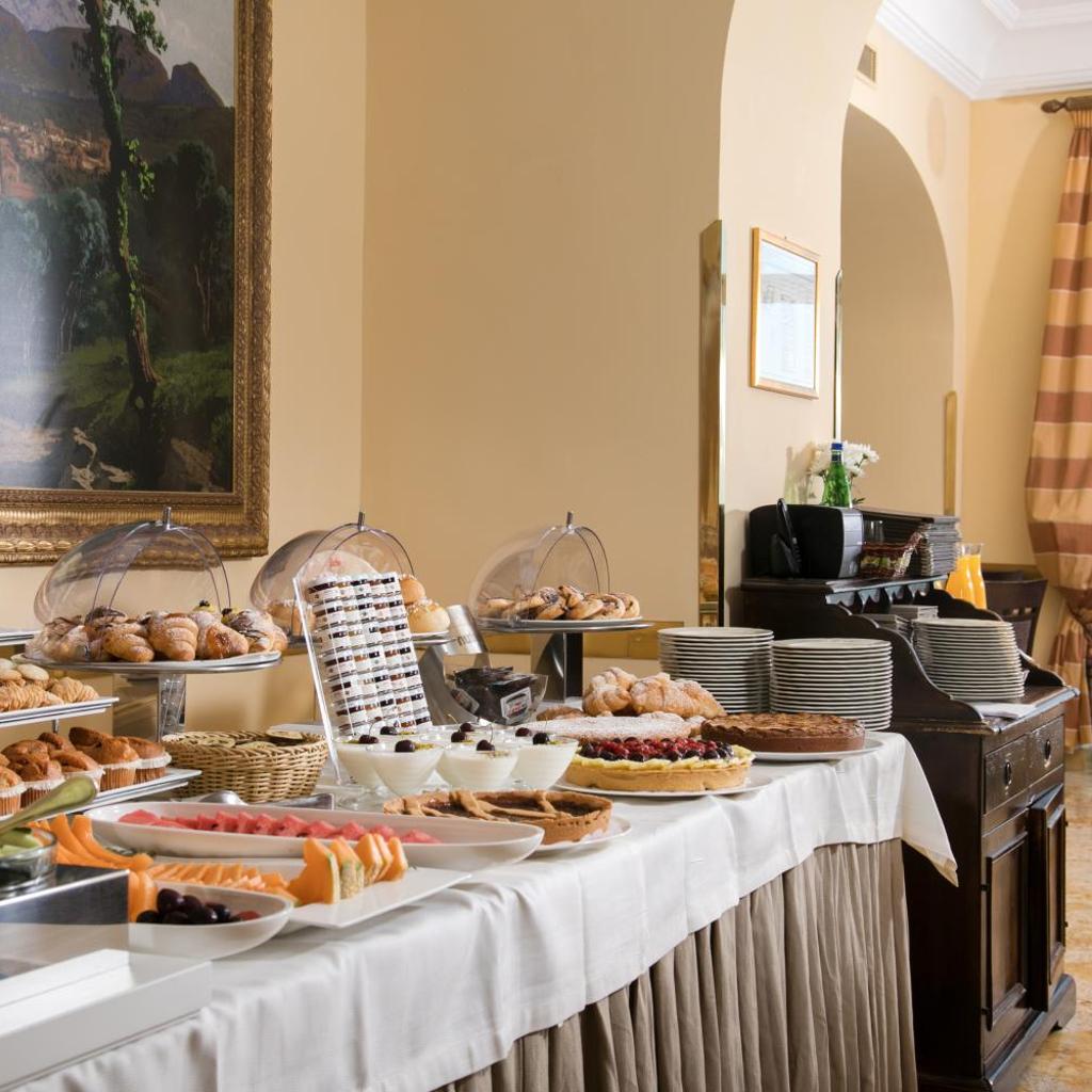 Grand Hotel Due Golfi — 