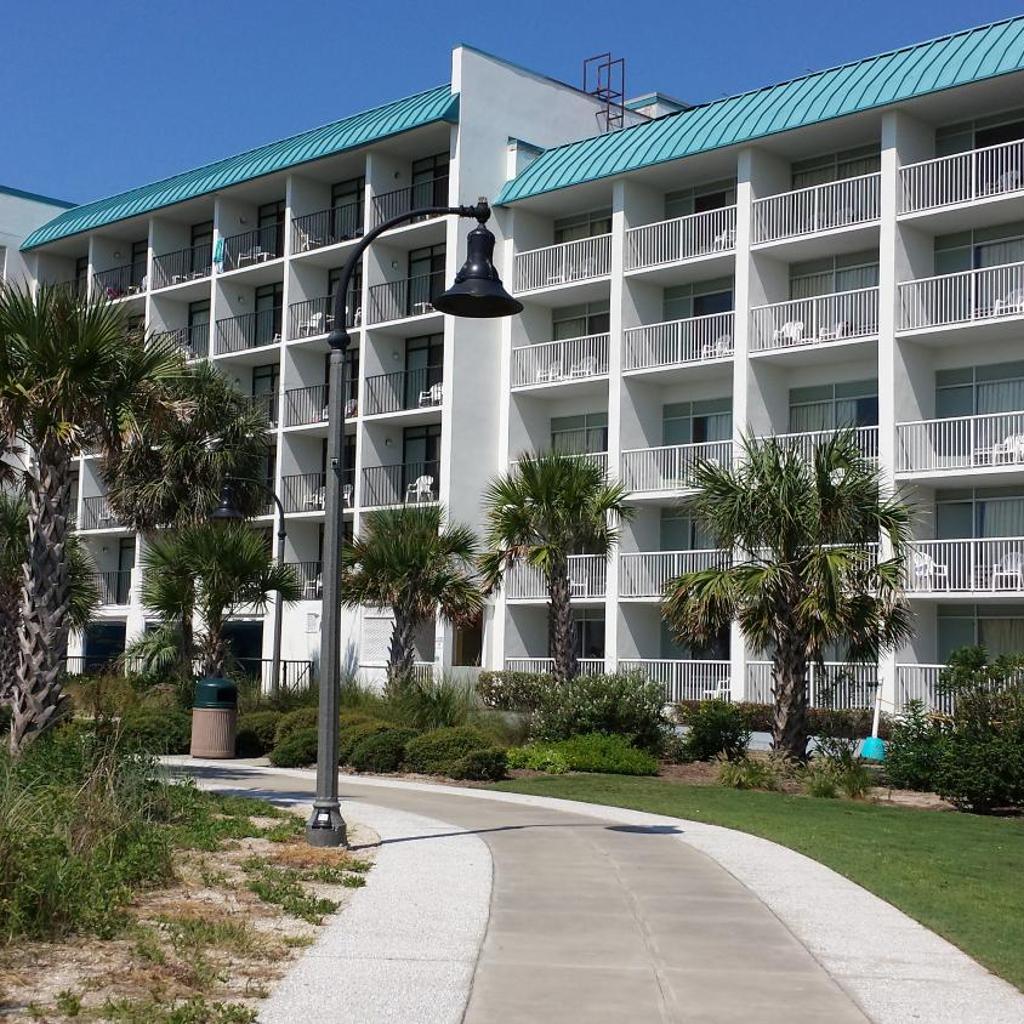 Photograph of Bermuda Sands On The Boardwalk