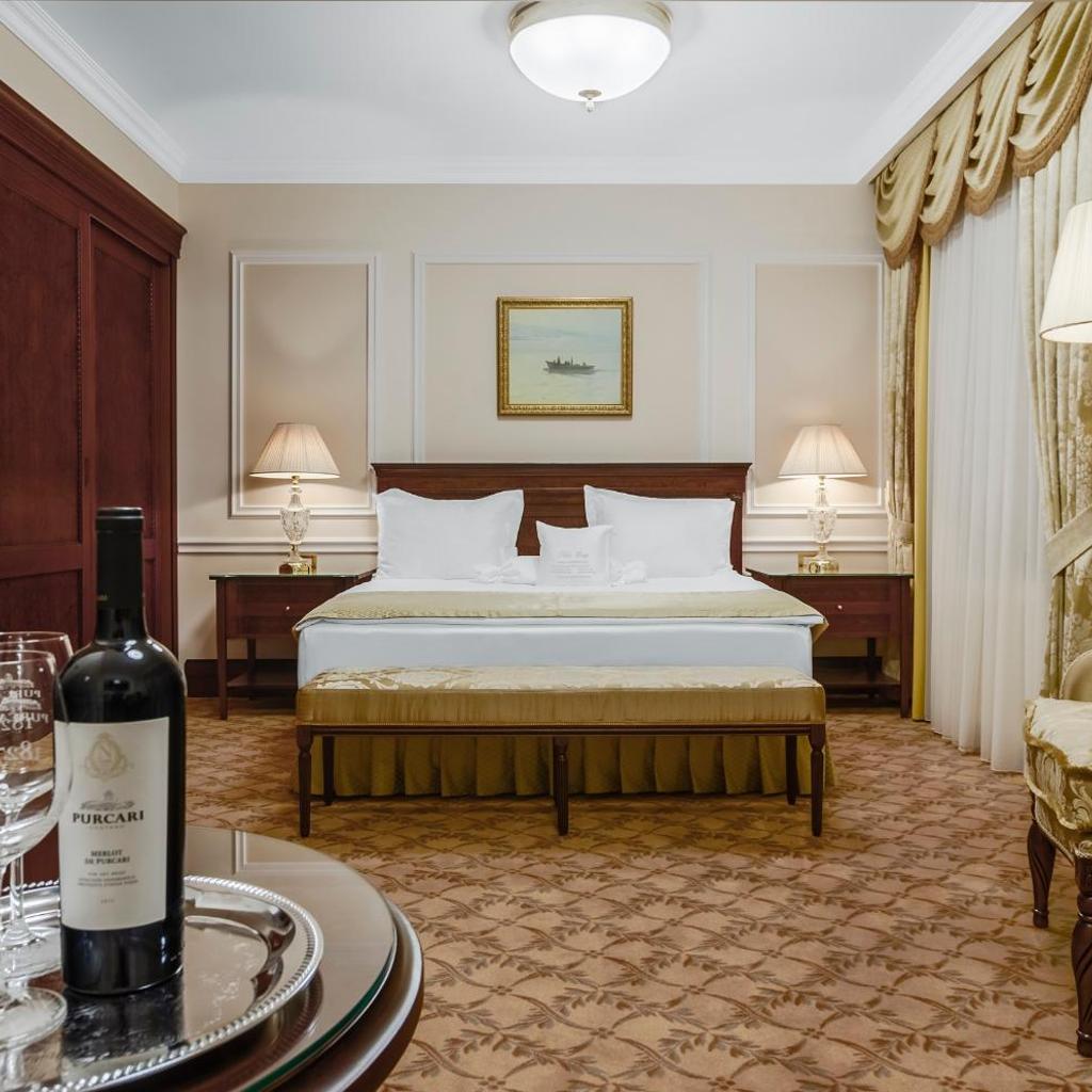 Nobil Luxury Boutique Hotel — 