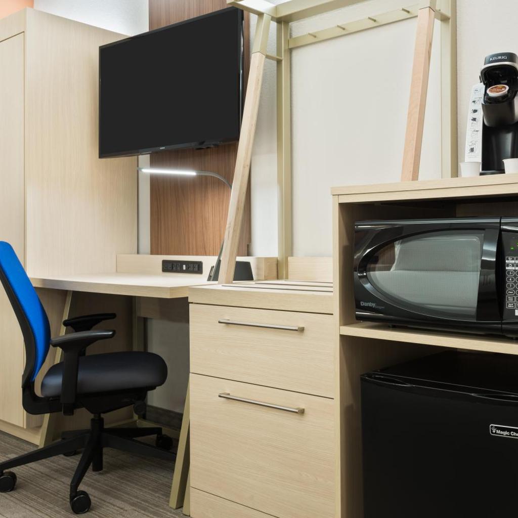 Photograph of Holiday Inn Express & Suites - Nearest Universal Orlando by IHG