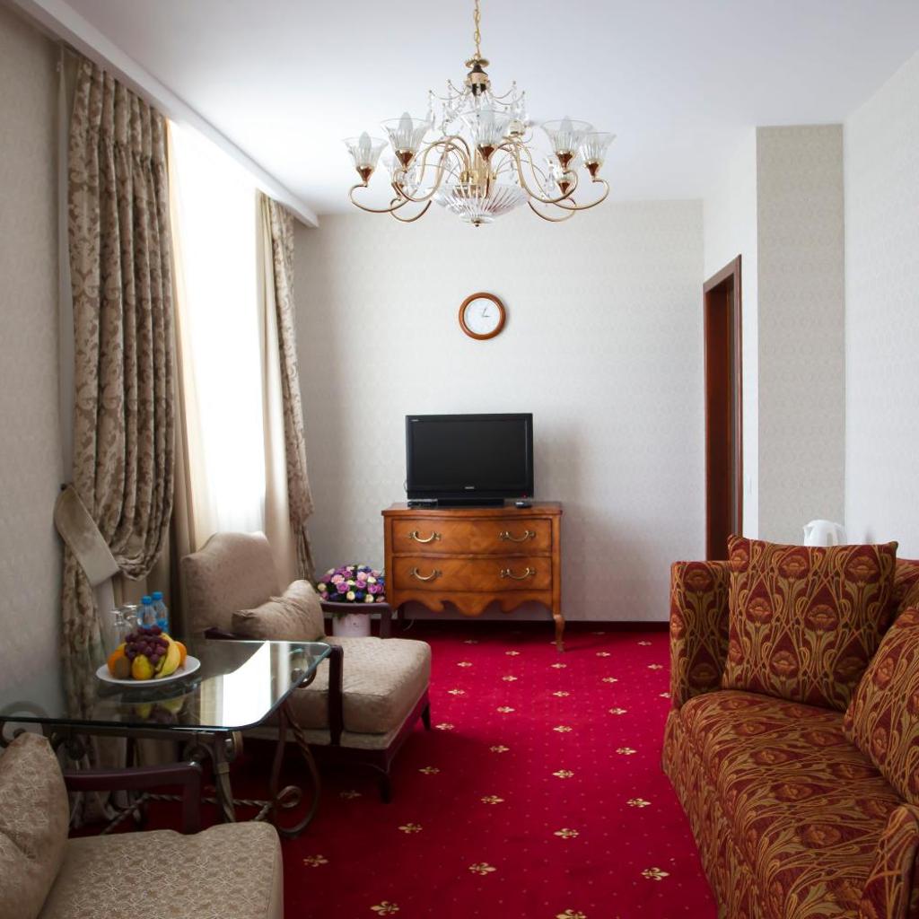 Atyrau Dastan Hotel — 