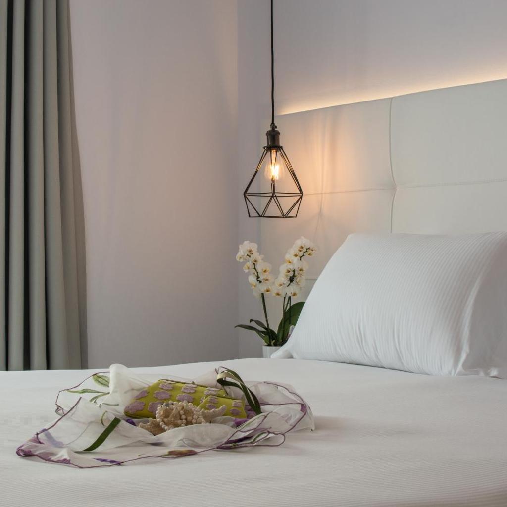 Hotel Elite — 