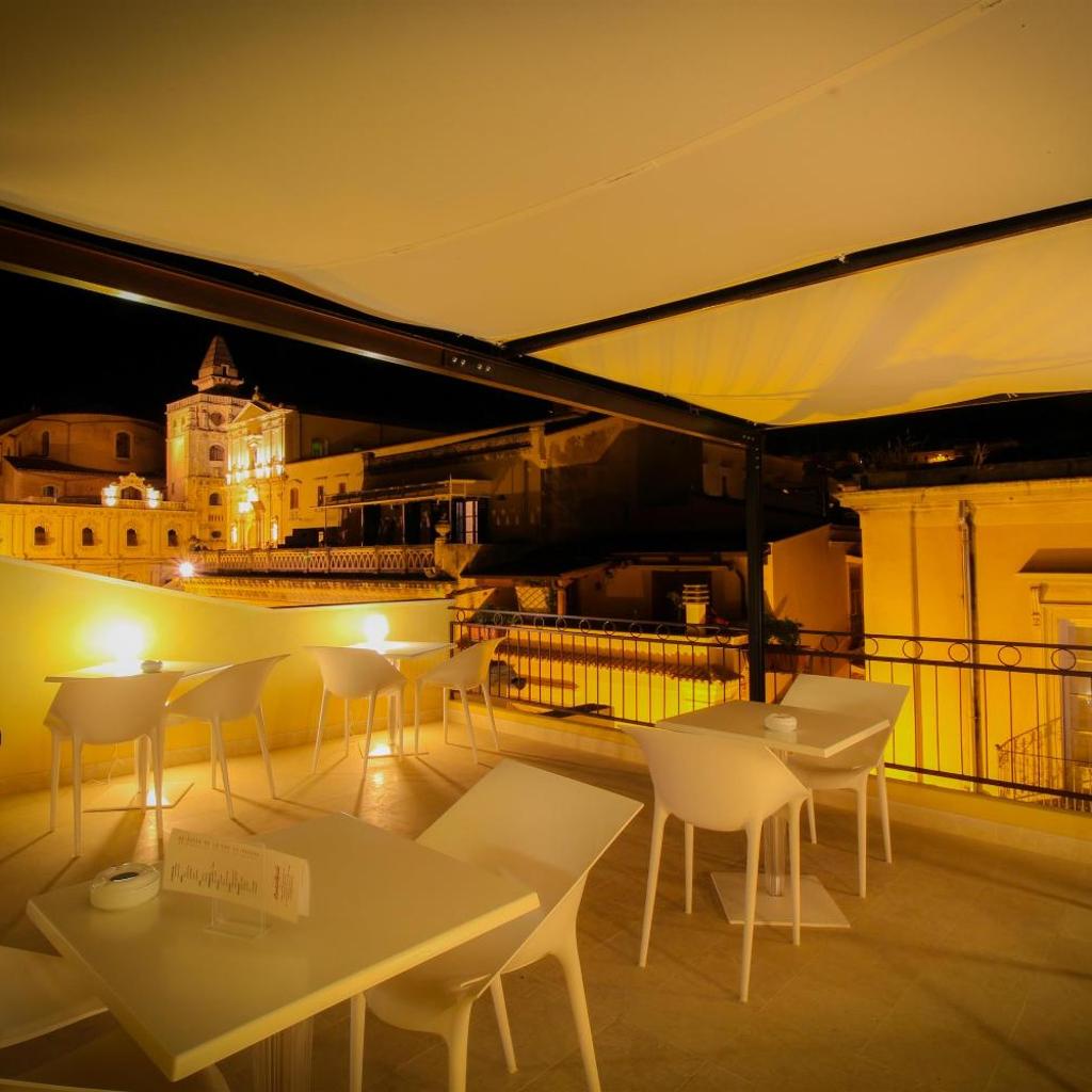 Hotel Porta Reale — 