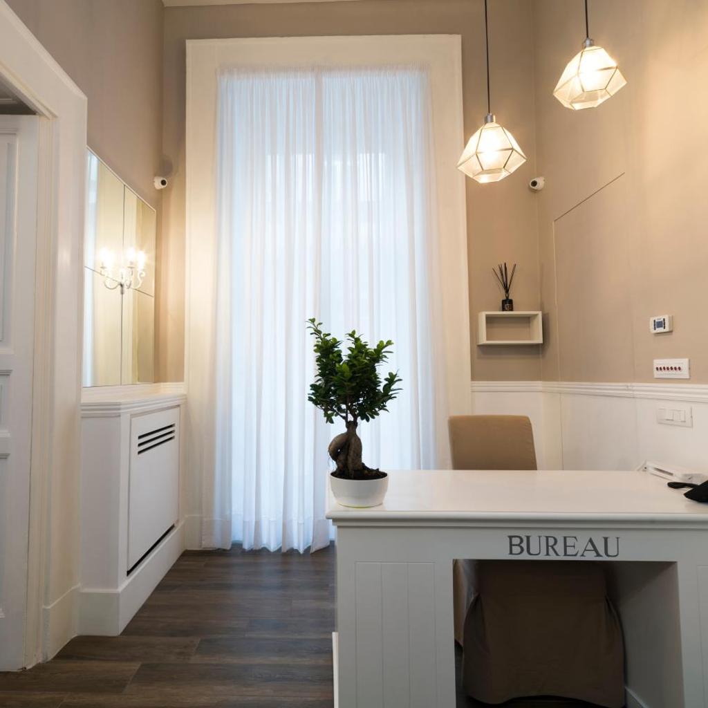 Photograph of Foro Carolino S&B