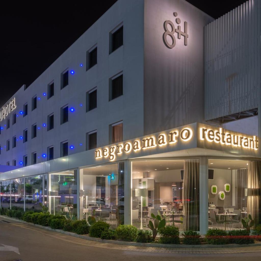 8Piuhotel — 