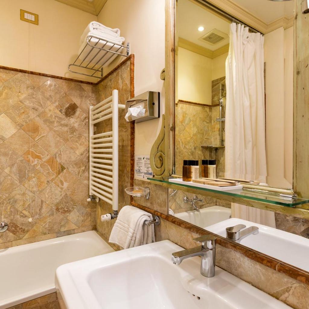 Hotel Villa Laguna — 