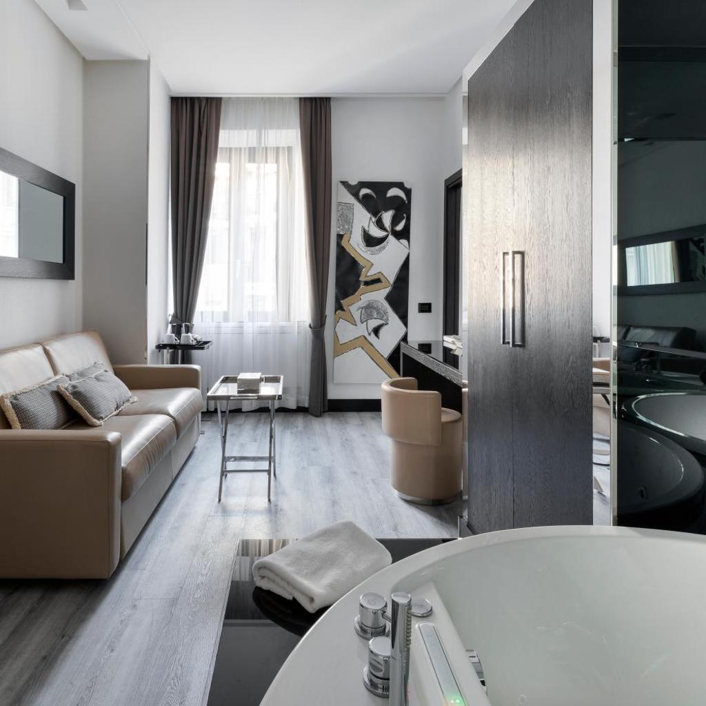Photograph of LHP Hotel Napoleon