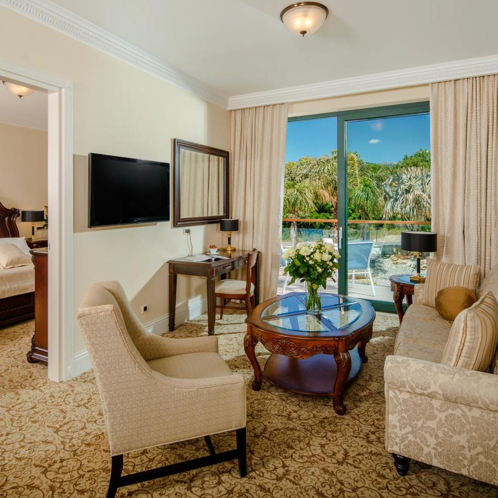 Royal Princess Hotel — 