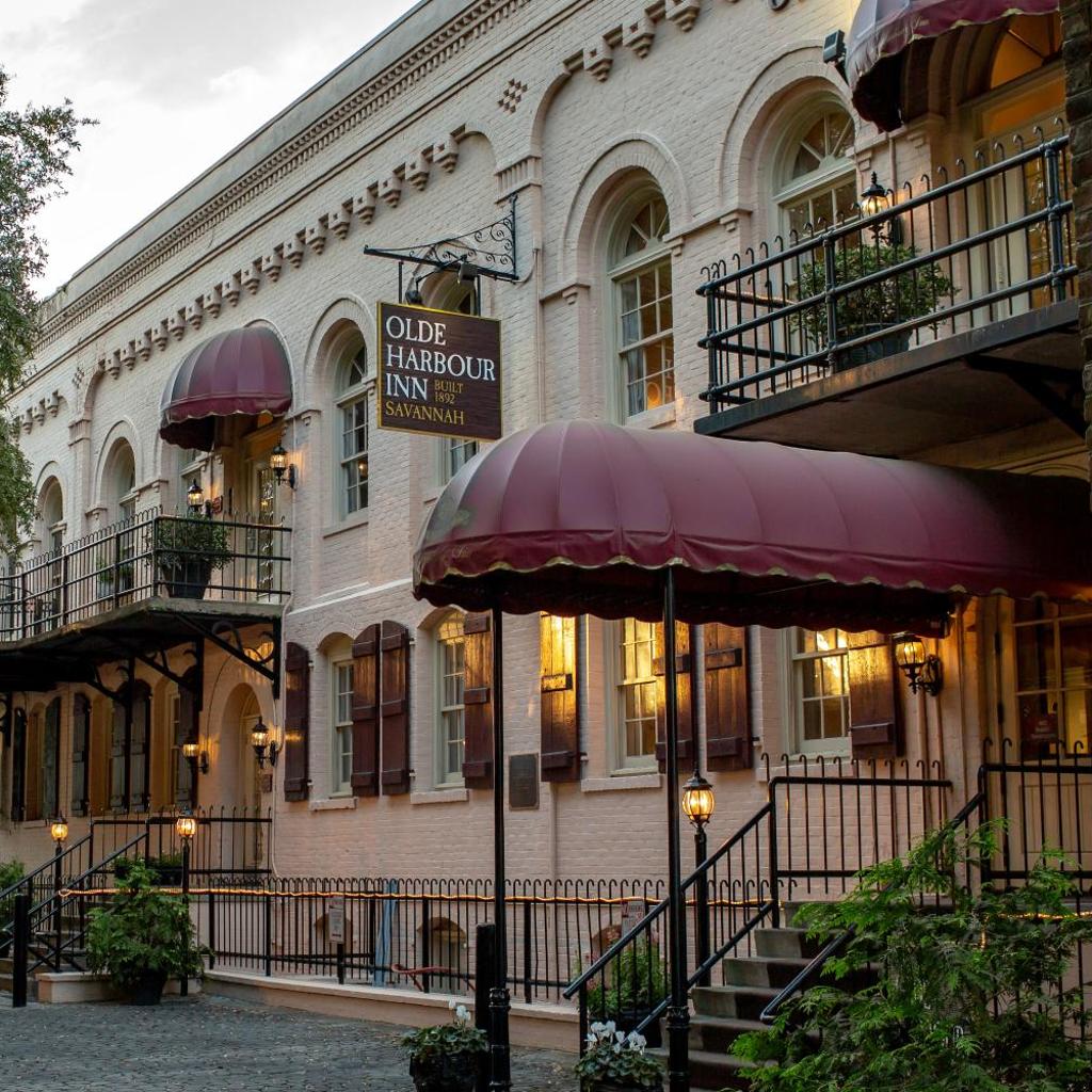 Olde Harbour Inn — 
