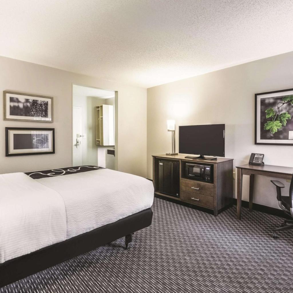 Photograph of La Quinta by Wyndham Atlanta Midtown - Buckhead