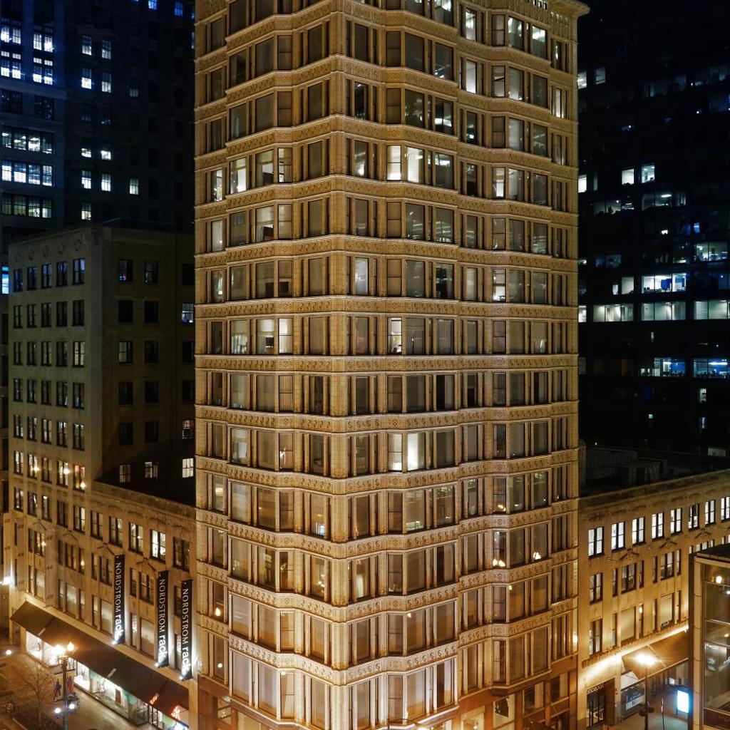 Photograph of Staypineapple, An Iconic Hotel, The Loop