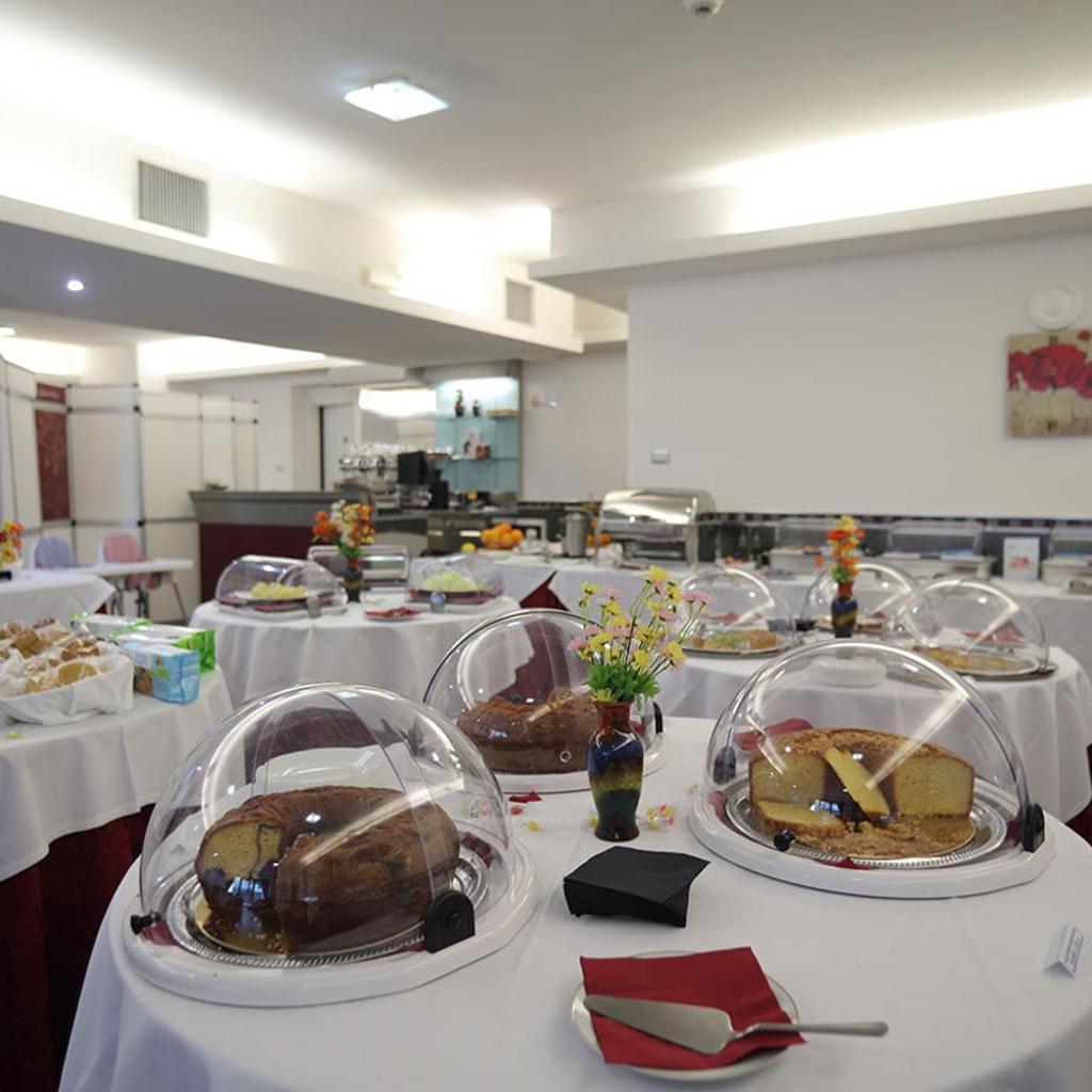 Hotel Relax Roma Nord — 