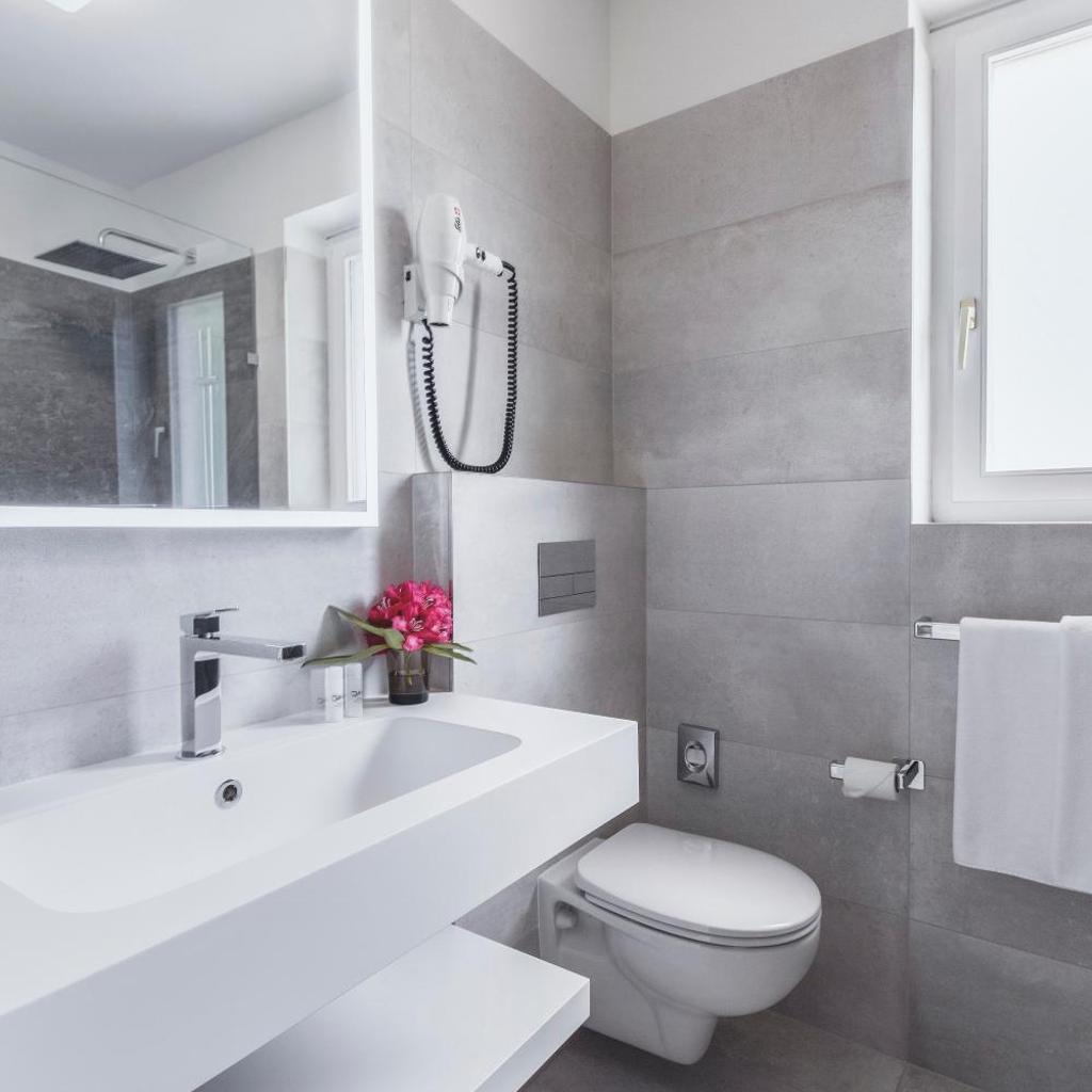 Garni Elena – image