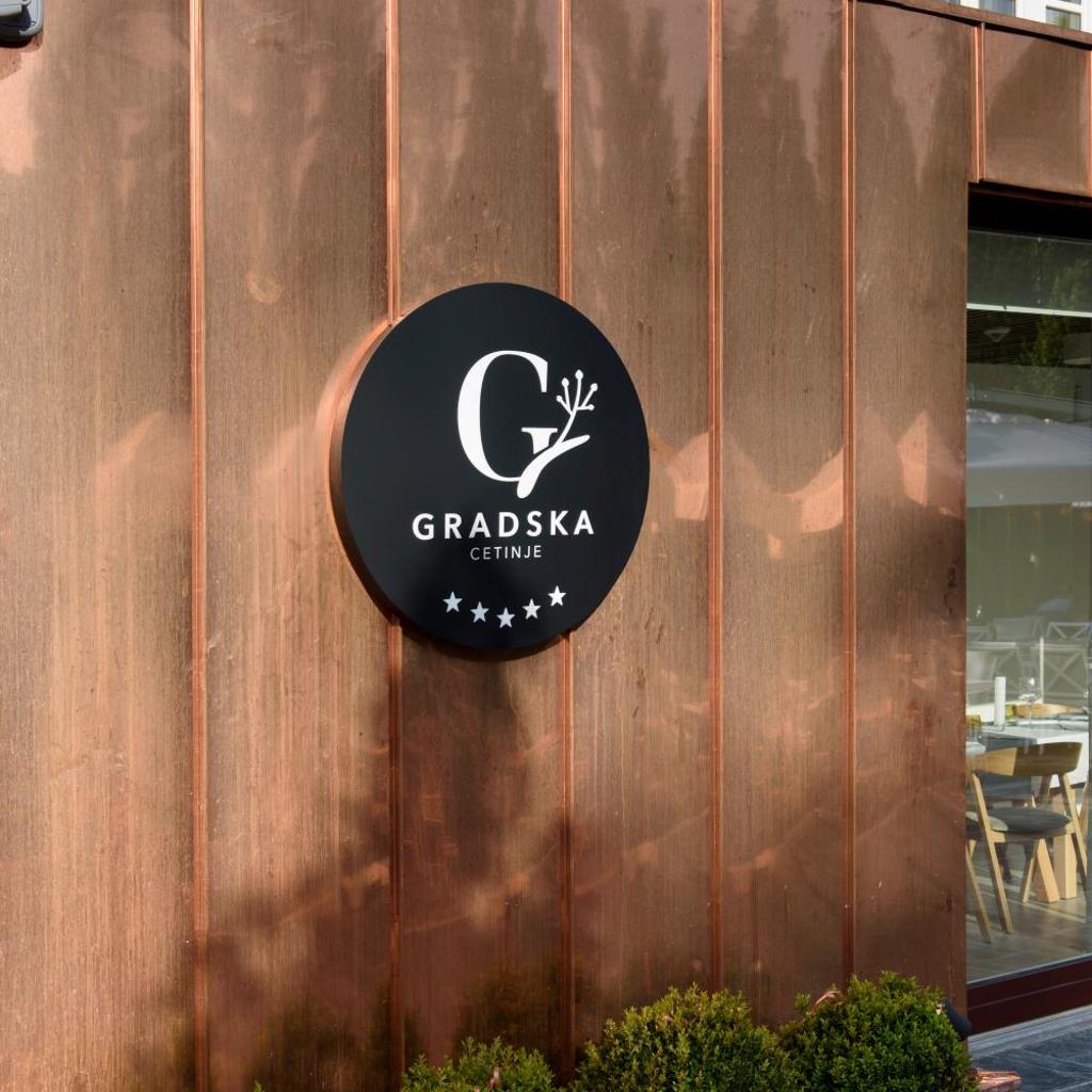 Hotel Gradska Cetinje — 