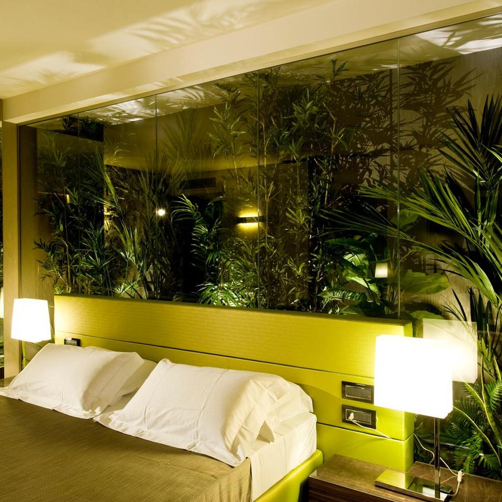 Viola Mhotel — 