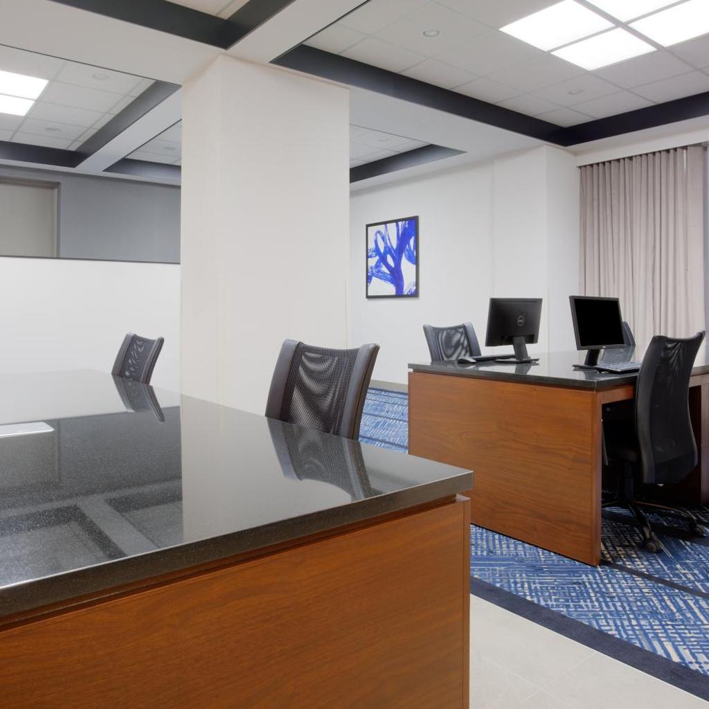Photograph of Holiday Inn Ottawa East by IHG