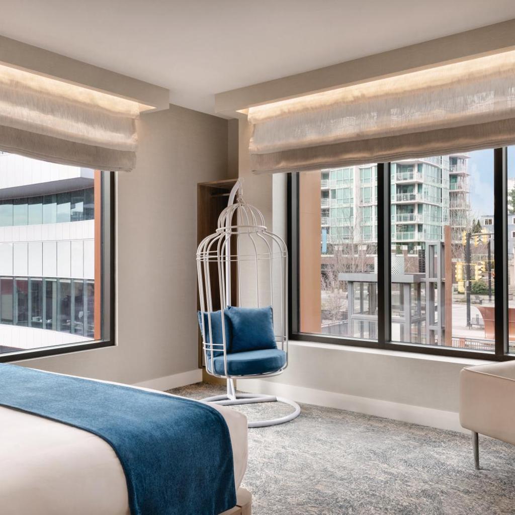 Seaside Hotel North Vancouver — 