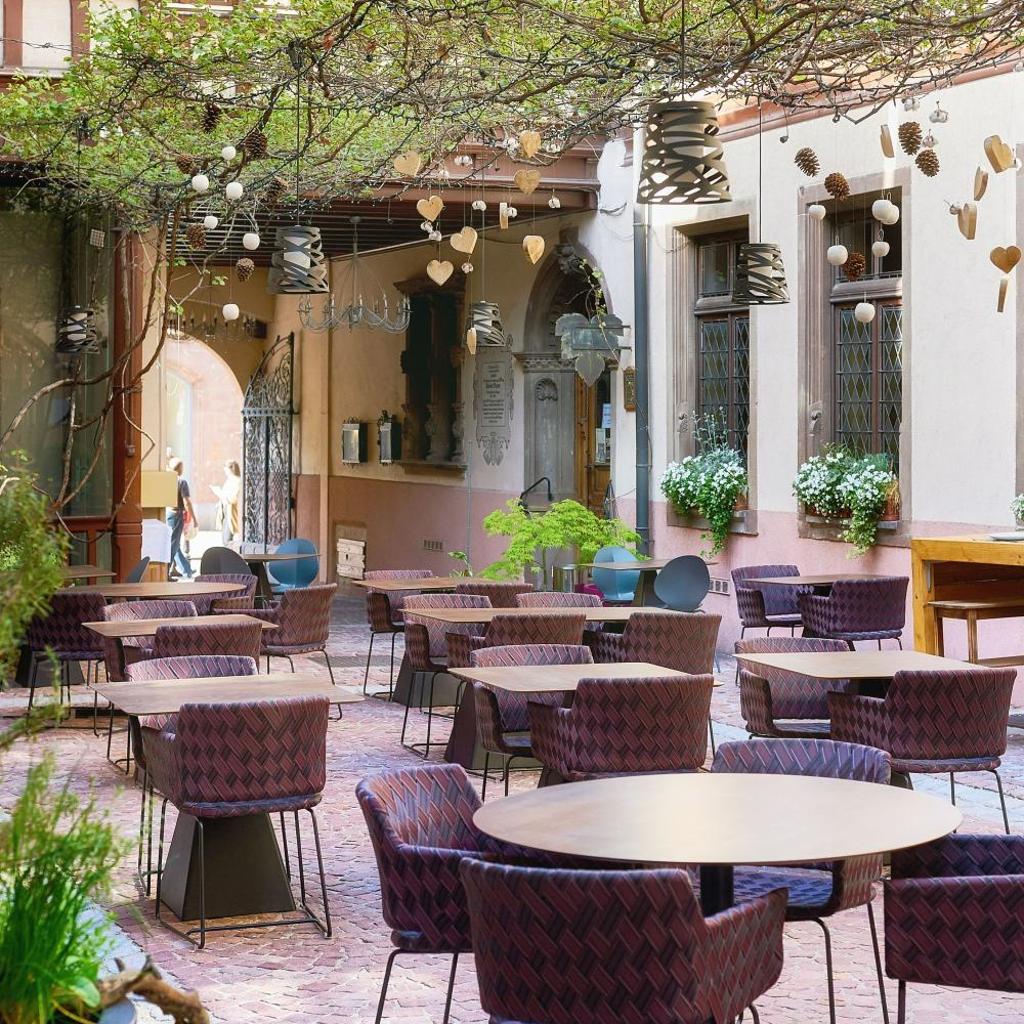 Relais & Châteaux La Maison Des Têtes — 