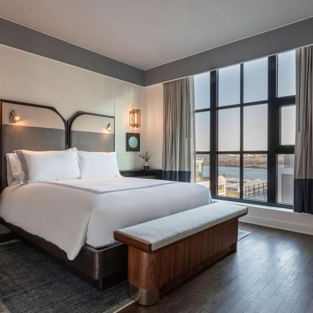 Photograph of Thompson Washington DC, by Hyatt