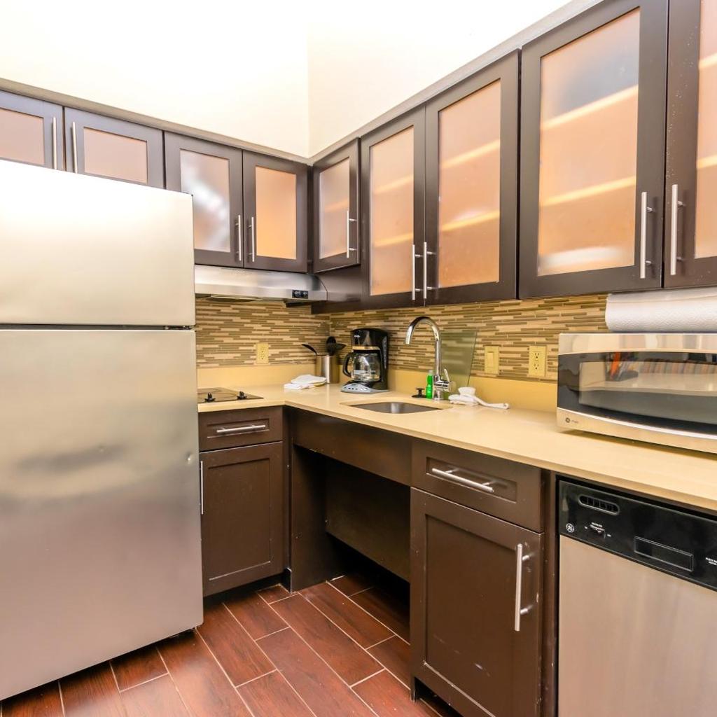Photograph of Staybridge Suites Houston - IAH Airport by IHG