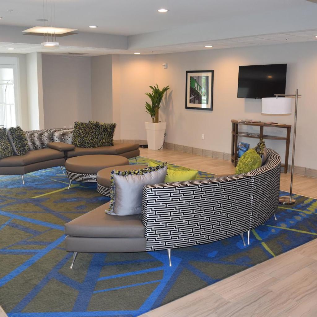 Photograph of Candlewood Suites - Nashville Metro Center by IHG