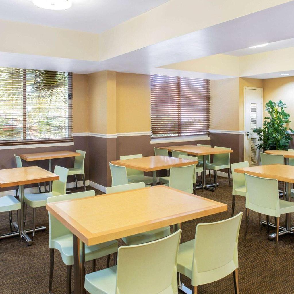 Photograph of La Quinta by Wyndham Sarasota Downtown