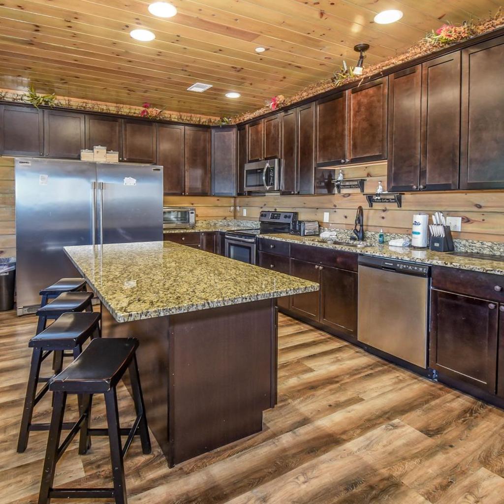 Photograph of SmokyStays 10 Bedroom Cabin