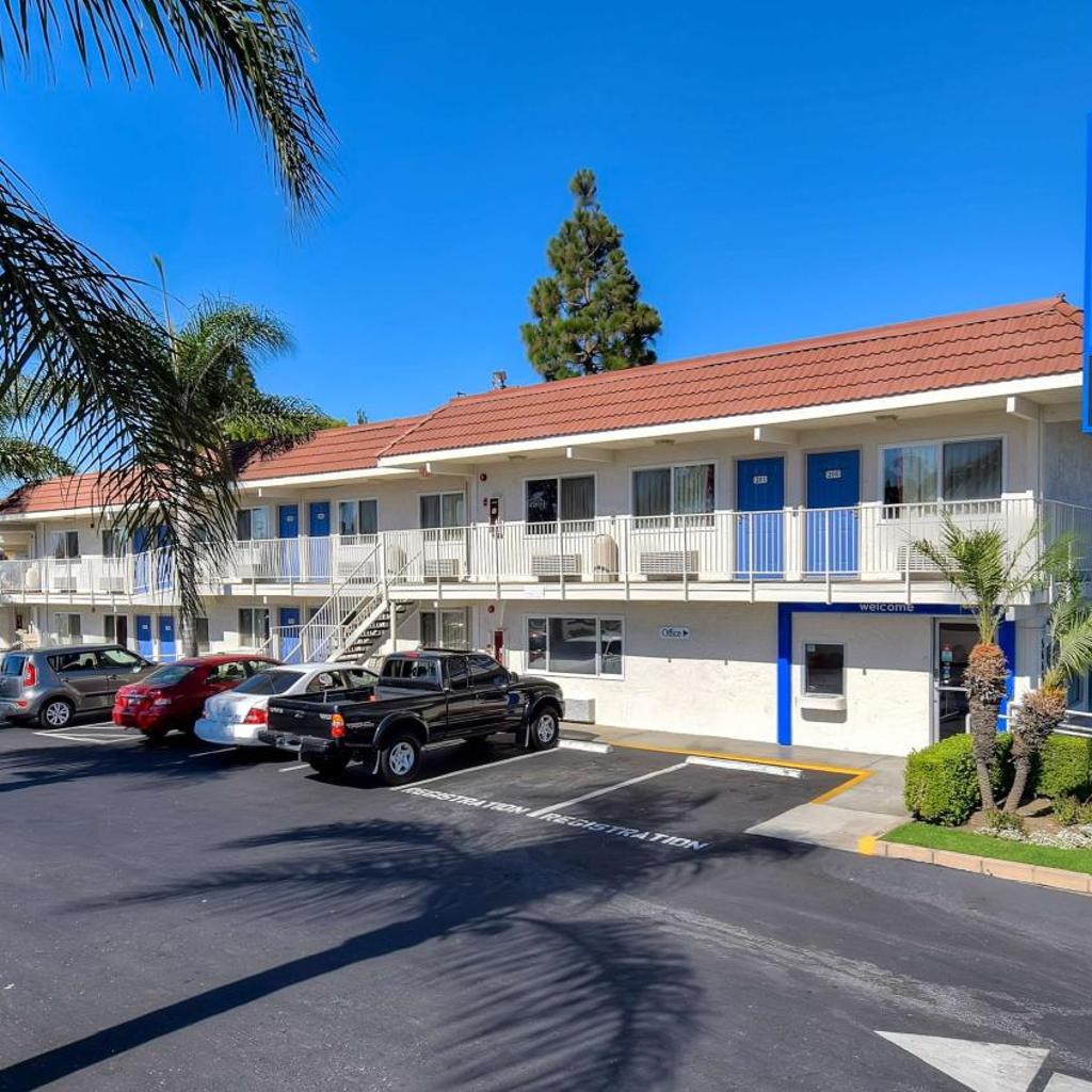 Photograph of Motel 6-Denver, CO - Airport