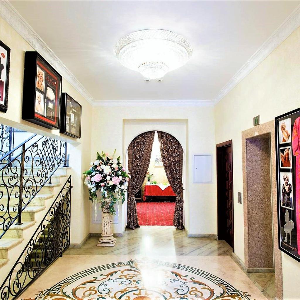 Boutique Hotel California — 