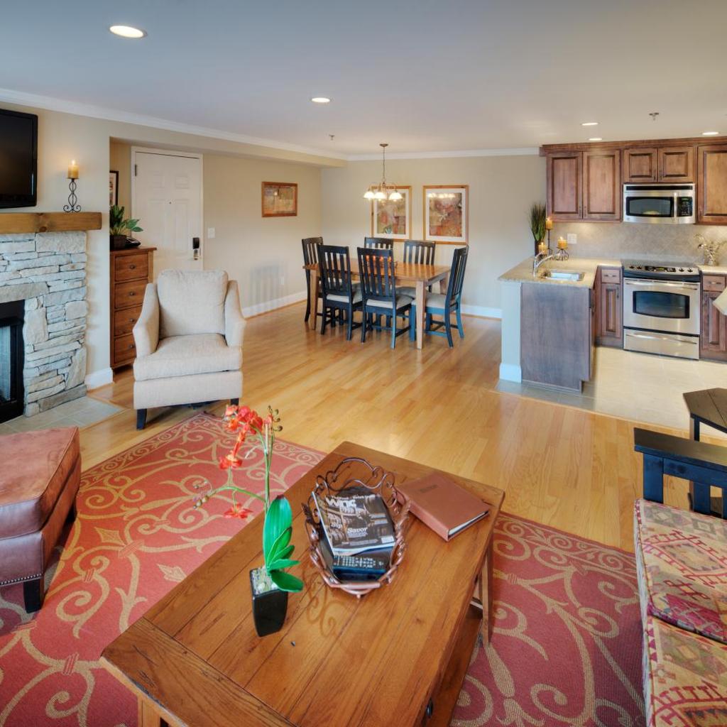 Photograph of Lantern Lodge Asheville Biltmore Village