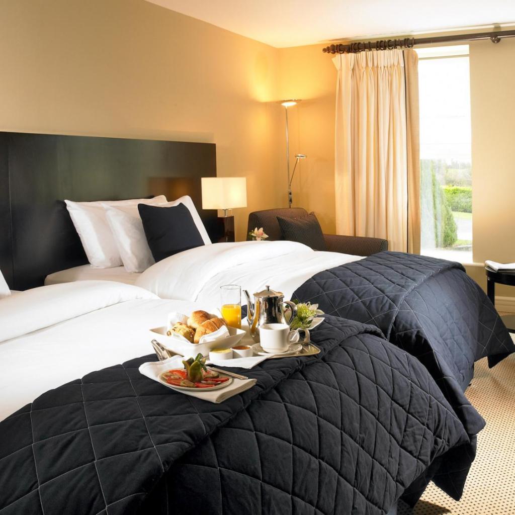 Horse & Jockey Hotel — 