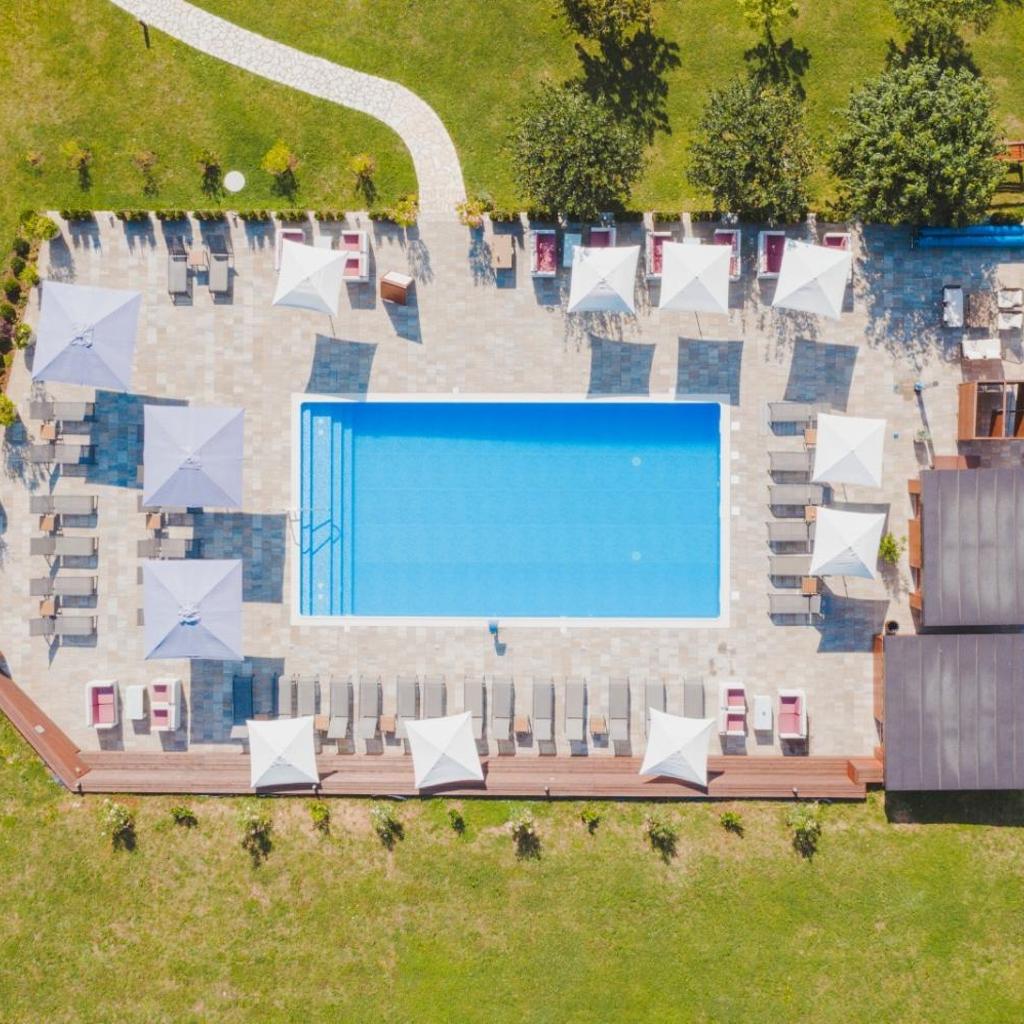 Hotel Degenija — 