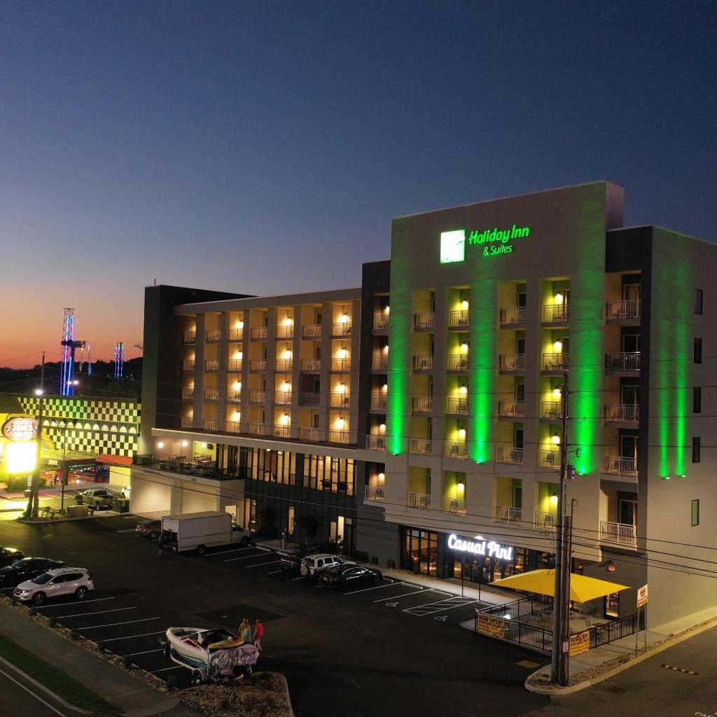 Photograph of Holiday Inn & Suites Pigeon Forge Convention Center by IHG